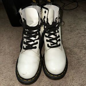 1460 WOMEN'S SMOOTH LEATHER LACE UP BOOTS